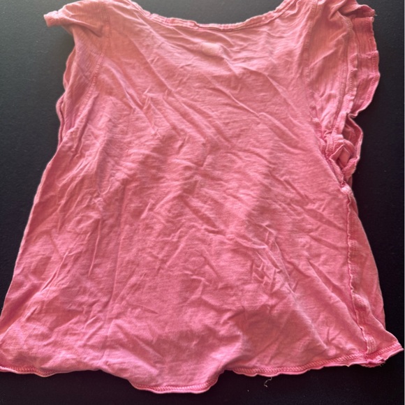 FUN FLATTERING & UNIQUE tee combo🖤🩷 zoom in for all the design details🩷🖤 - Picture 10 of 16